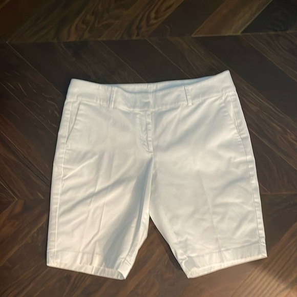 Ann Taylor White Boardwalk Shorts Excellent Condition - Picture 1 of 5